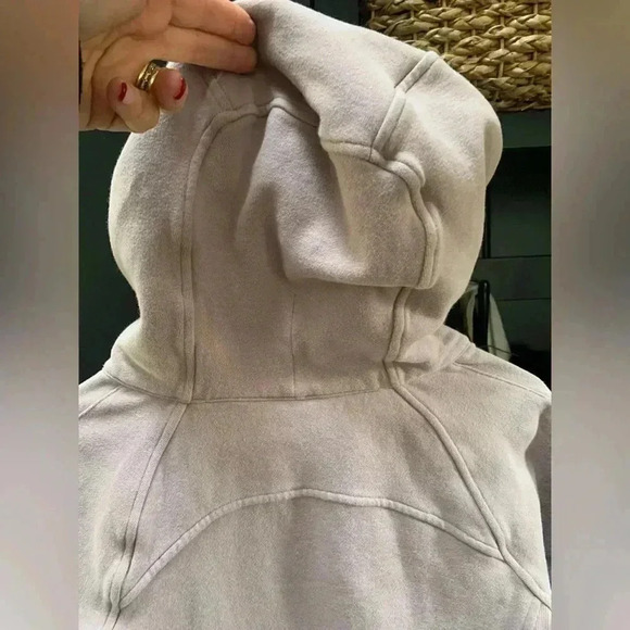 Lululemon on Woman’s Jacket size 4 - Picture 9 of 10
